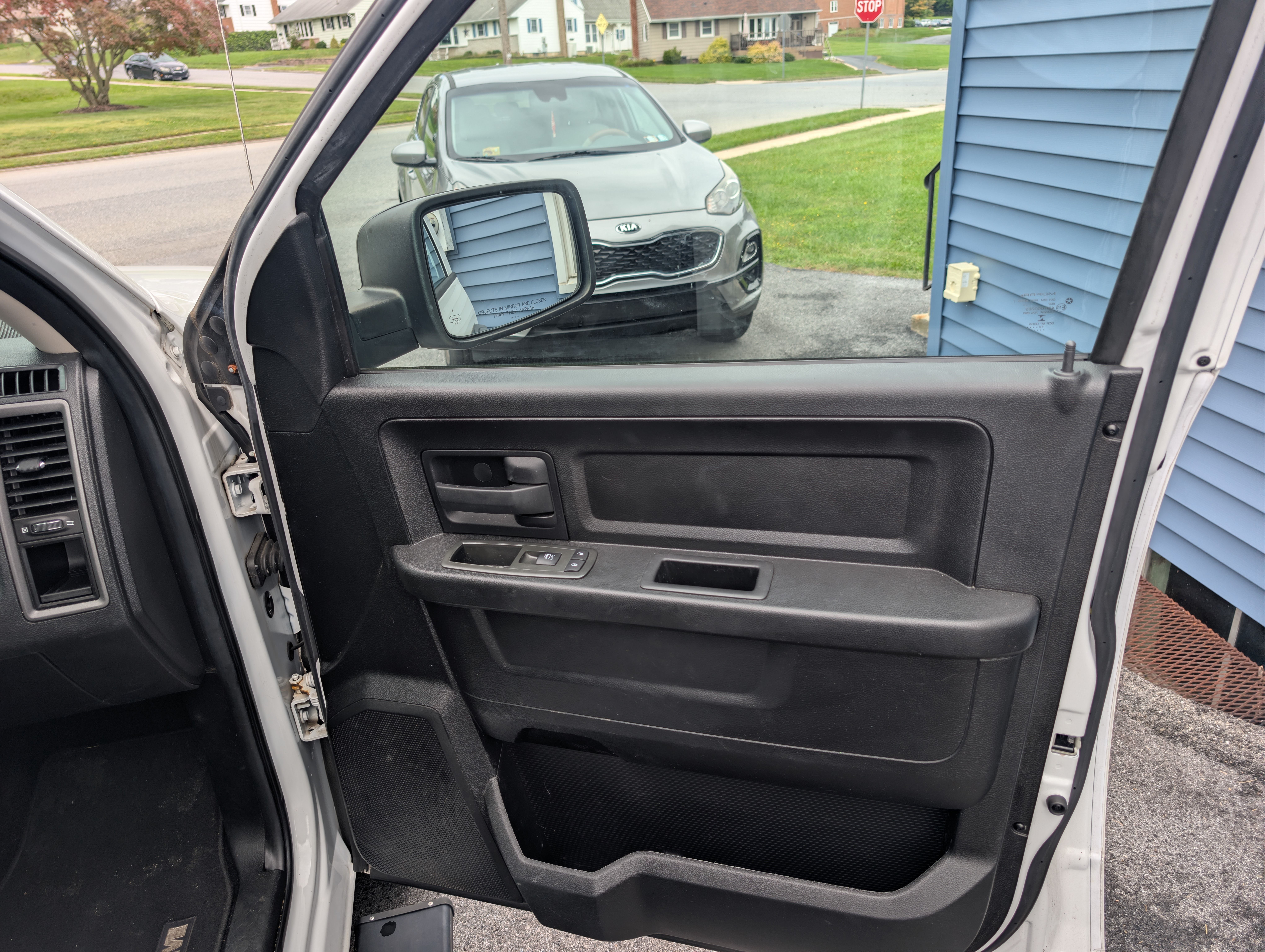 Used 2014 RAM 1500 ST AWD/4WD image 28