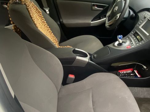 Used 2015 Toyota Prius Two FWD image 9