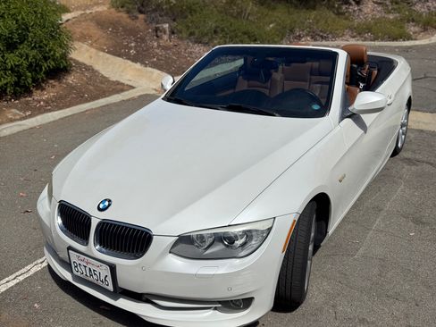 Used 2013 BMW 328i Convertible image 1
