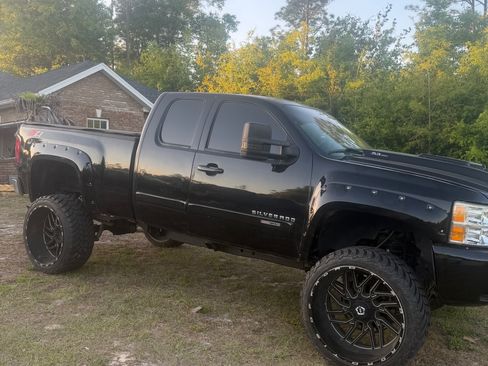 Used 2008 Chevrolet Silverado 1500 LT w/ Skid Plate Package AWD/4WD image 10