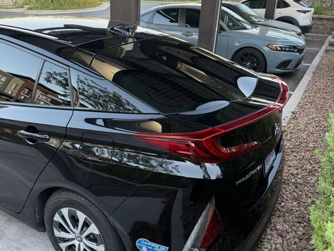 Used 2021 Toyota Prius Prime LE FWD image 10