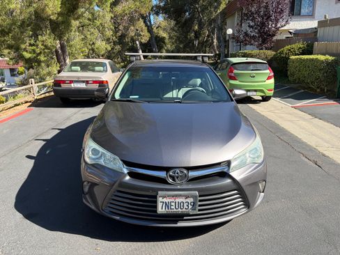 Used 2015 Toyota Camry LE FWD image 8