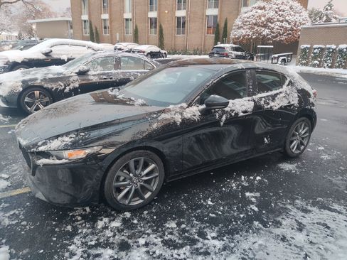 Used 2019 MAZDA MAZDA3 Hatchback image 13
