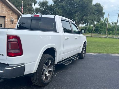 Used 2022 RAM 1500 Laramie AWD/4WD image 5