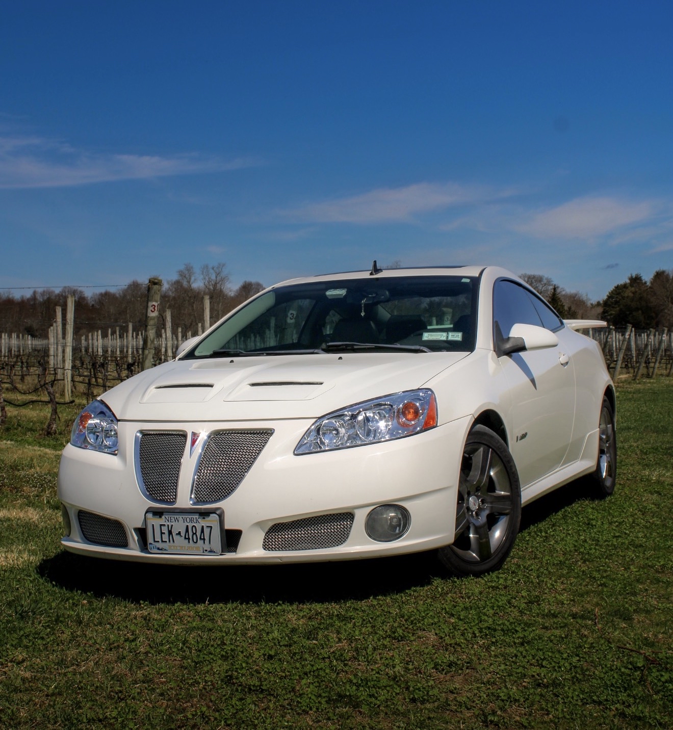 Used 2008 Pontiac G6 GXP w/ Sun And Sound Package FWD image 2