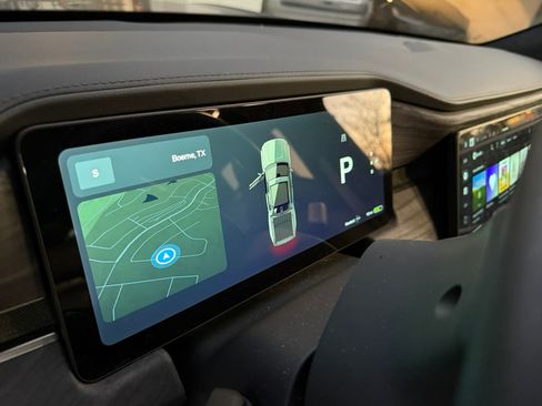 Used 2023 Rivian R1T Adventure image 10