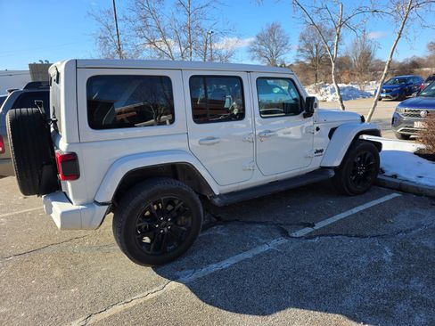 Used 2021 Jeep Wrangler Unlimited Sahara image 4