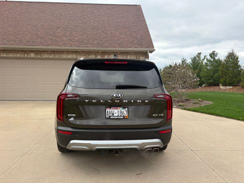 Used 2021 Kia Telluride EX w/ EX Premium Package image 4