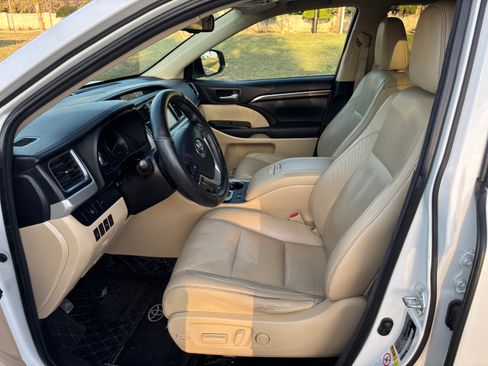 Used 2015 Toyota Highlander Limited image 10