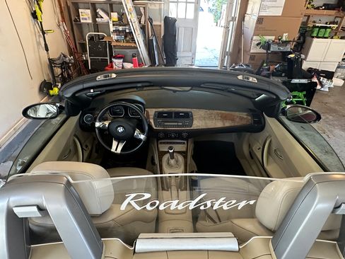 Used 2006 BMW Z4 3.0si image 13