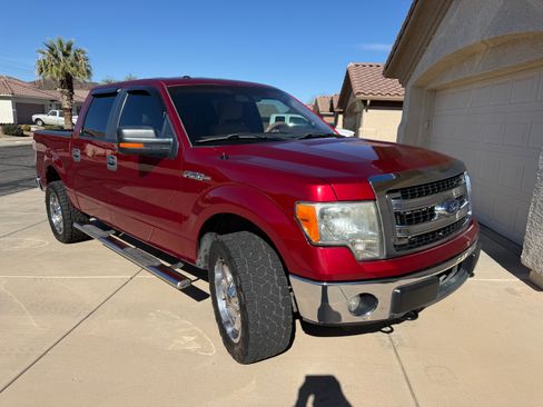 Used 2013 Ford F150 XLT w/ Mid Equipment Group image 10