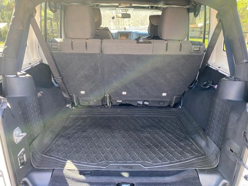 Used 2017 Jeep Wrangler Unlimited Sport image 23