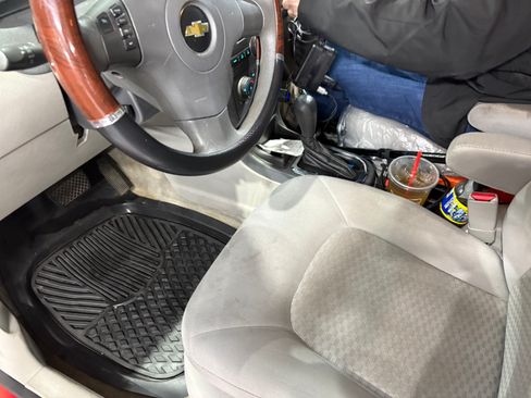 Used 2011 Chevrolet HHR LT image 10