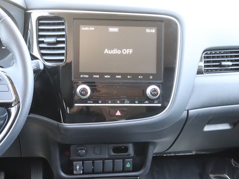 Used 2020 Mitsubishi Outlander SE image 10