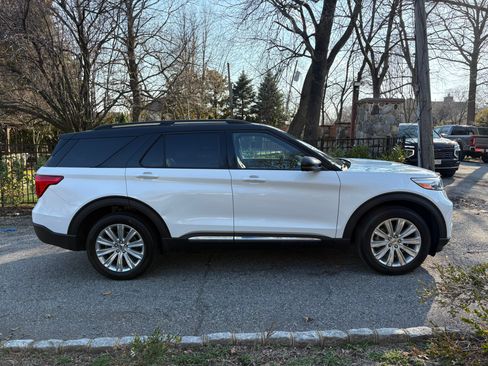 Used 2020 Ford Explorer Limited image 2