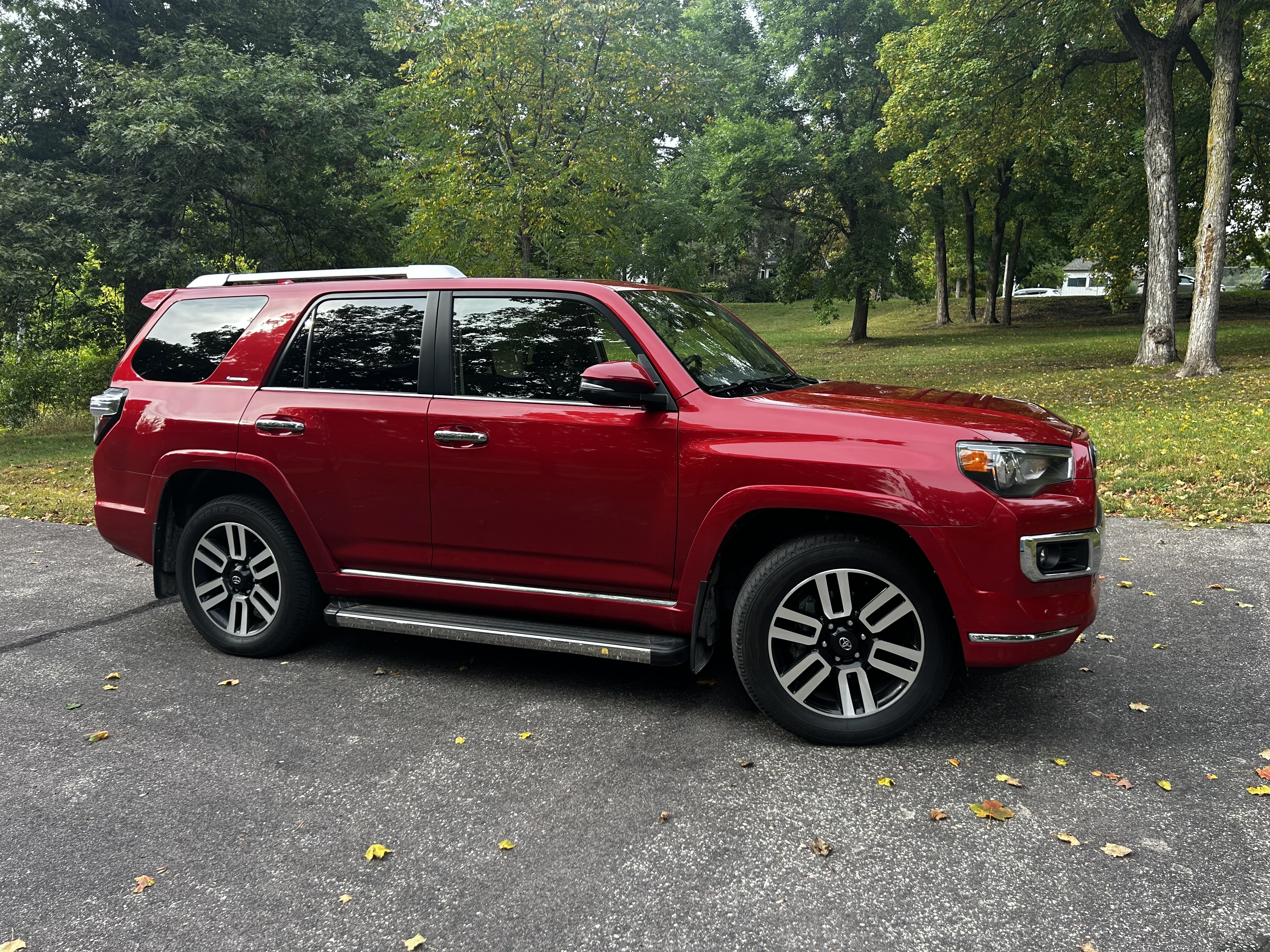 Used 2022 Toyota 4Runner Limited AWD/4WD image 4