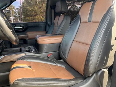 Used 2021 Chevrolet Silverado 2500 High Country w/ Z71 Off-Road Package image 6