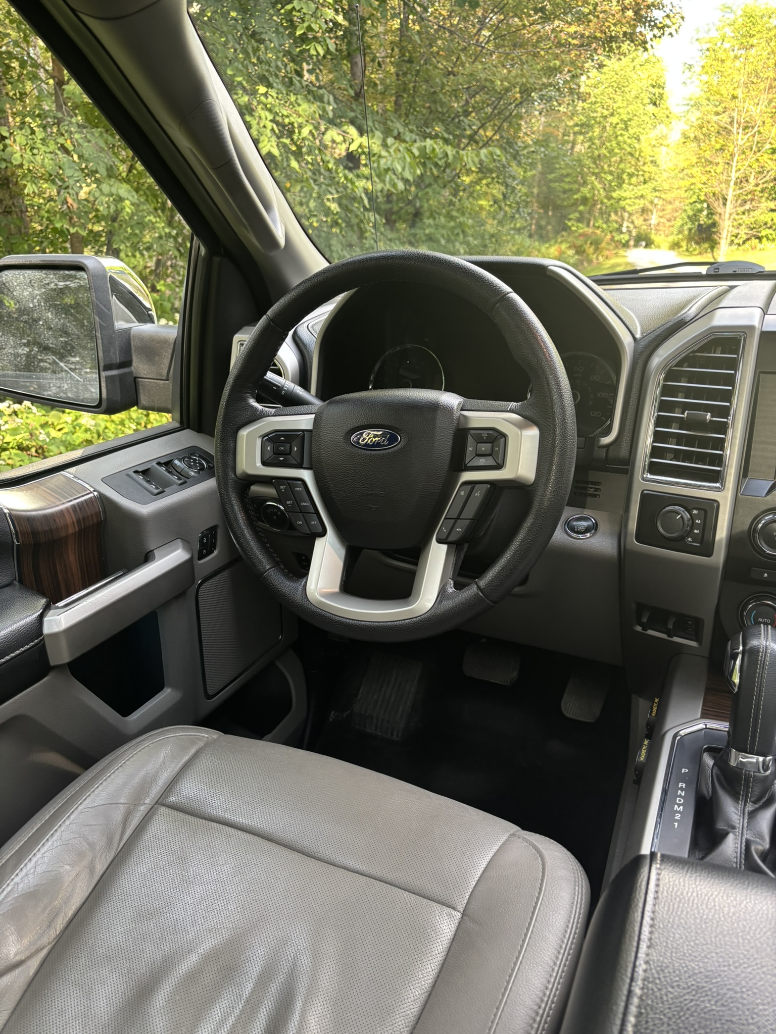 Used 2015 Ford F150 Lariat AWD/4WD image 13