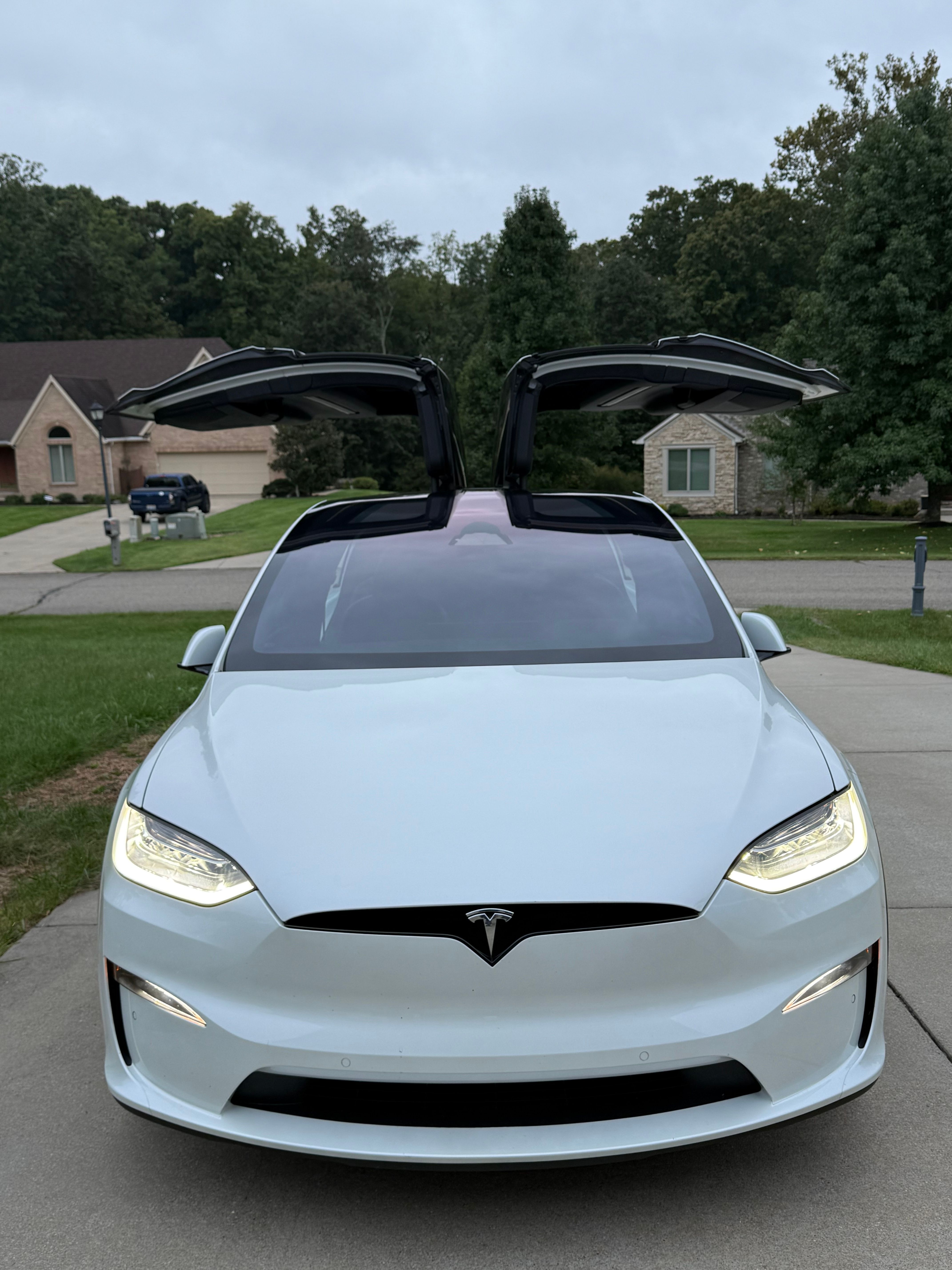 Used 2023 Tesla Model X AWD/4WD image 4