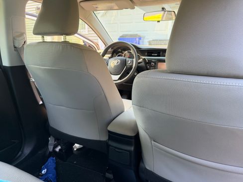Used 2014 Toyota Corolla LE FWD image 9