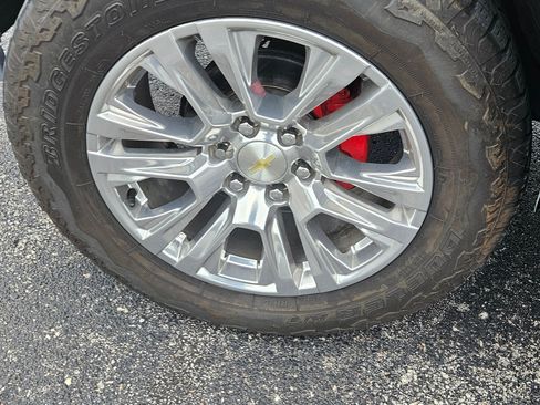 Used 2002 Chevrolet Suburban LS image 32