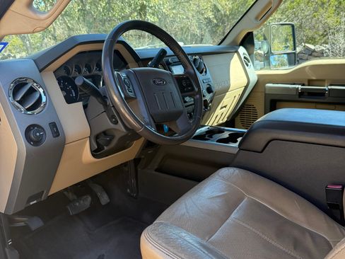 Used 2012 Ford F350 Lariat w/ Lariat Interior Pkg image 11