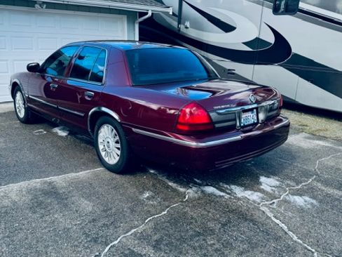 Used 2009 Mercury Grand Marquis LS image 5