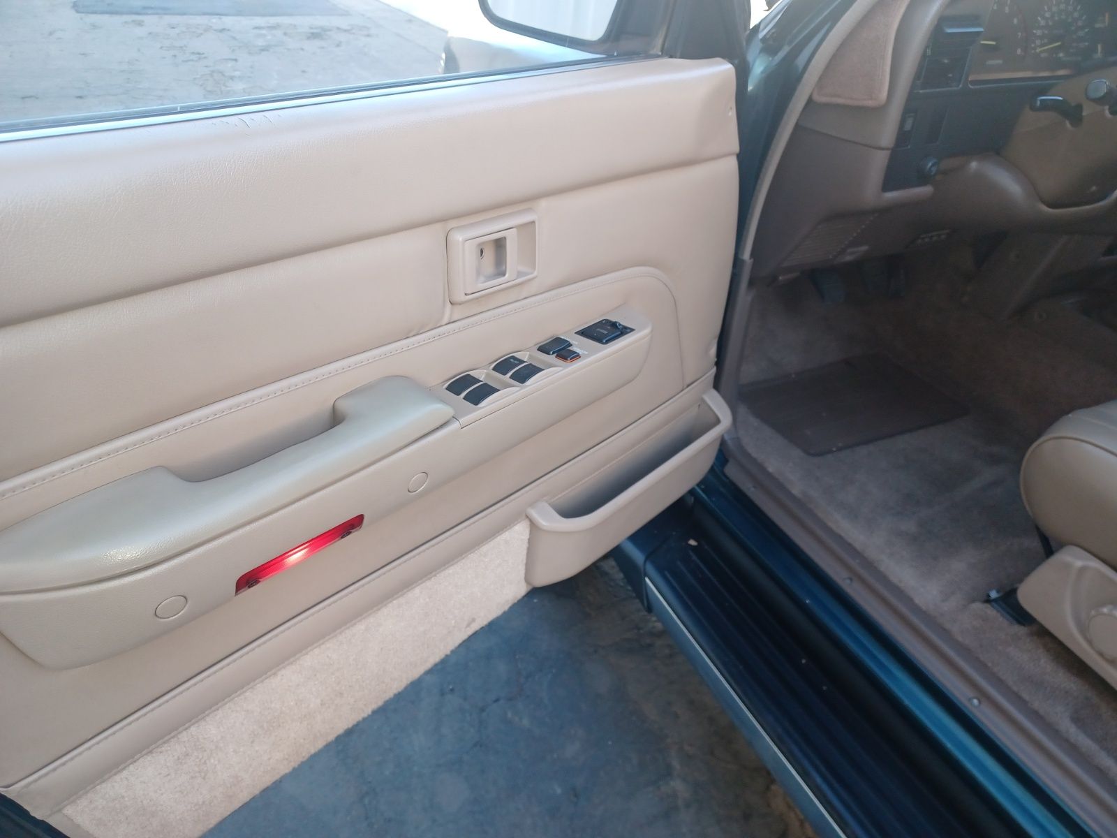 Used 1995 Toyota 4Runner SR5 AWD/4WD image 12