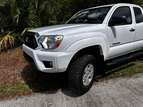 Used 2015 Toyota Tacoma 4x4 Access Cab V6 w/ TRD Off-Road Package image 2