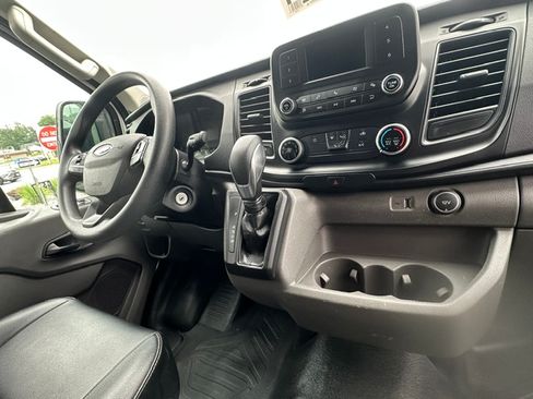 Used 2022 Ford Transit 250 Low Roof AWD image 5