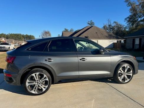 Used 2022 Audi Q5 2.0T Prestige w/ Prestige Package image 4