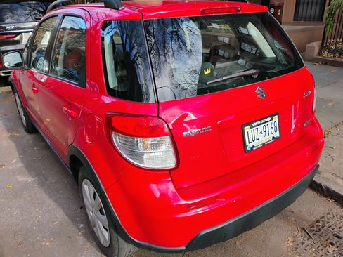 Used 2010 Suzuki SX4 AWD Hatchback image 11