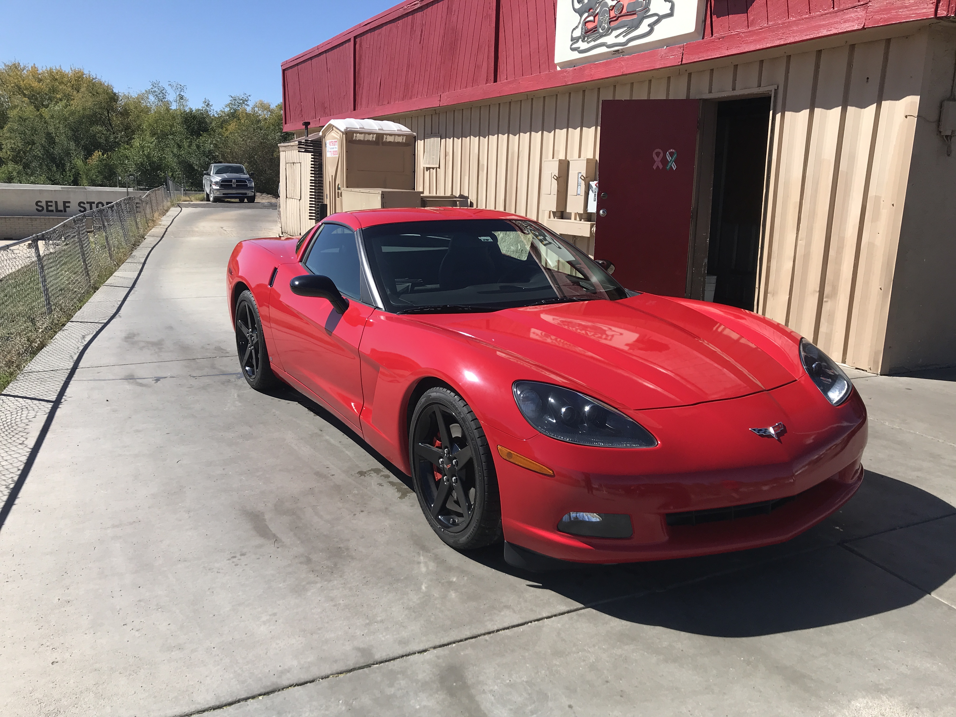 Used 2007 Chevrolet Corvette Coupe w/ Preferred Equipment Group RWD image 2