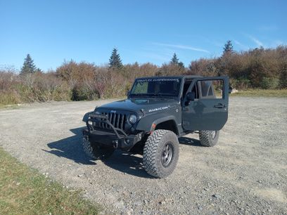Used 2017 Jeep Wrangler Rubicon w/ Power Convenience Group