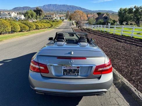 Used 2011 Mercedes-Benz E 550 Cabriolet image 8