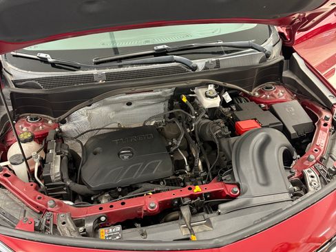 Used 2020 Buick Encore GX Essence w/ Experience Buick Package FWD image 25