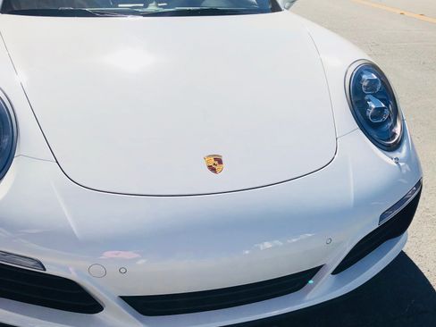 Used 2017 Porsche 911 Carrera 4 image 2