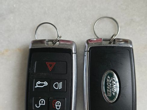 Used 2021 Land Rover Defender 110 SE image 15