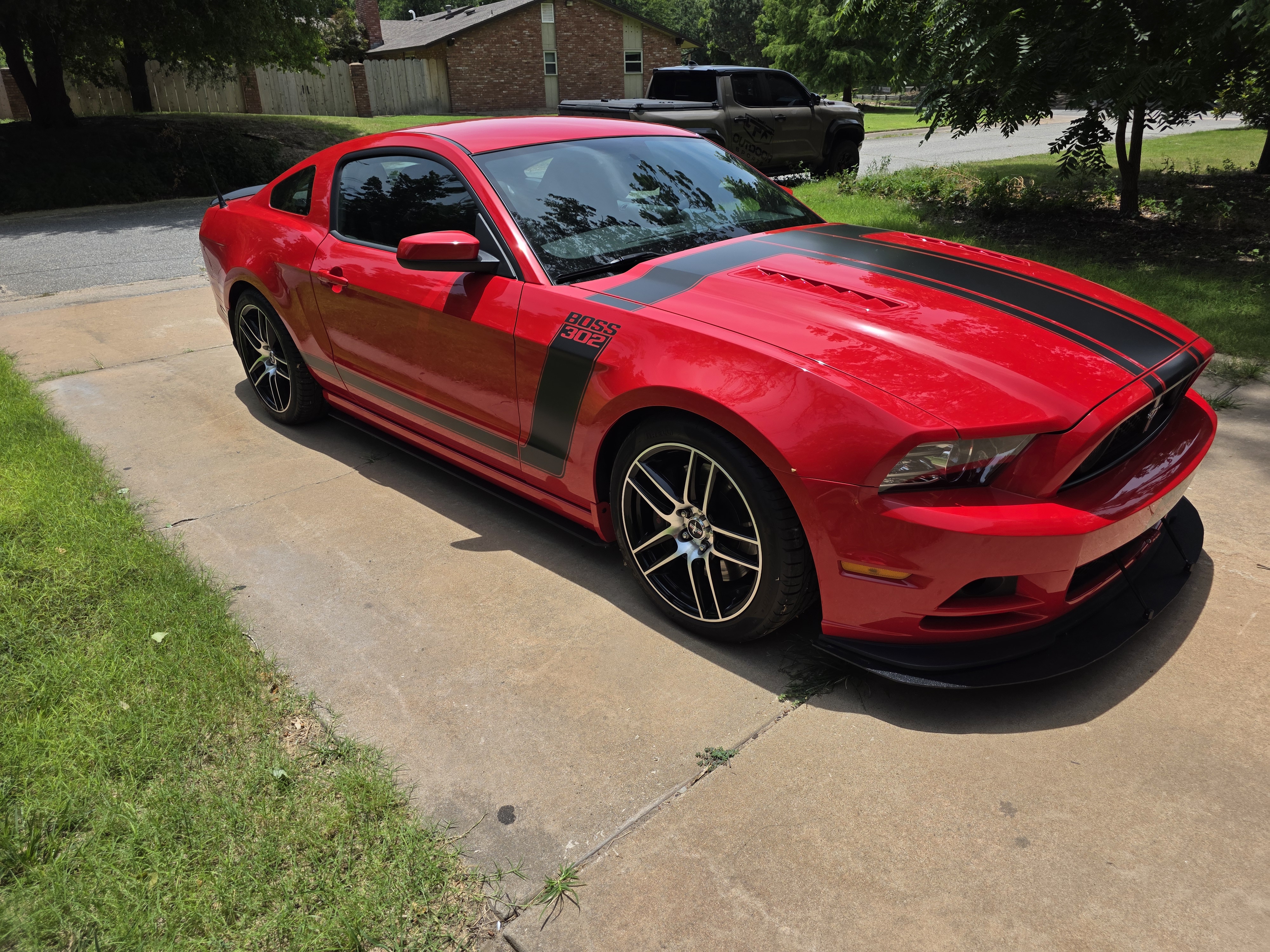 Used 2013 Ford Mustang Boss 302 w/ Boss 302 Accessory Pkg RWD image 5