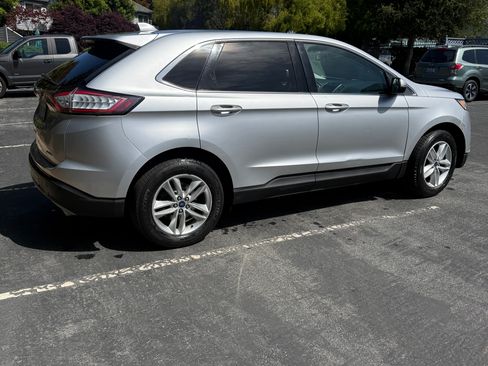 Used 2017 Ford Edge SEL w/ Equipment Group 201A FWD image 10