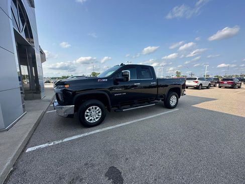 Used 2023 Chevrolet Silverado 2500 LTZ w/ LTZ Plus Package image 6