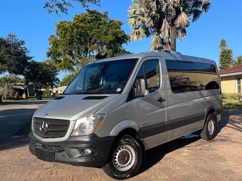 Used 2015 Mercedes-Benz Sprinter 2500 image 1