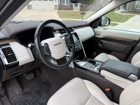 Used 2018 Land Rover Discovery HSE Luxury image 11