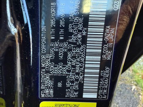 Used 2018 Toyota Land Cruiser w/ Carpet Mat Package image 9