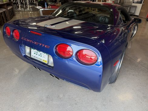 Used 2004 Chevrolet Corvette Z06 w/ Z06 Preferred Equipment Group RWD image 2