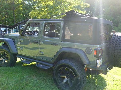 Used 2019 Jeep Wrangler Unlimited Sport S AWD/4WD image 9