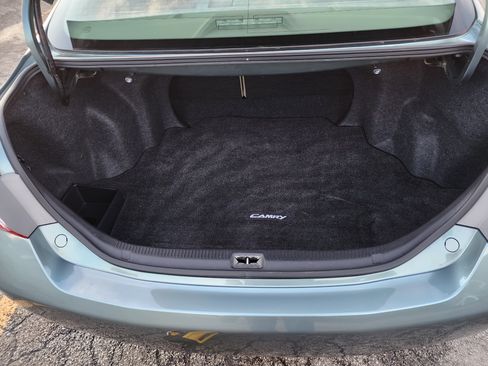 Used 2010 Toyota Camry LE image 12