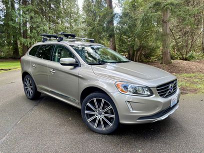Used 2016 Volvo XC60 T5 Premier w/ Proximity Package