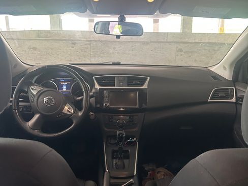 Used 2019 Nissan Sentra SV FWD image 8