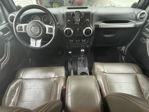 Used 2011 Jeep Wrangler Unlimited 70th Anniversary w/ Dual Top Group AWD/4WD image 9